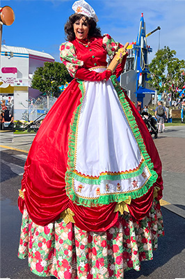 Holikday Baker Stilt Walker